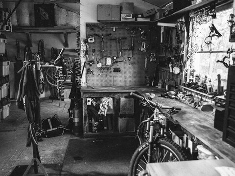Whittingham’s workspace is a place most mountain bikers only dream about. Running a business out of a shop is no easy task though; it requires a knack for organization and an ability to stay focused.
